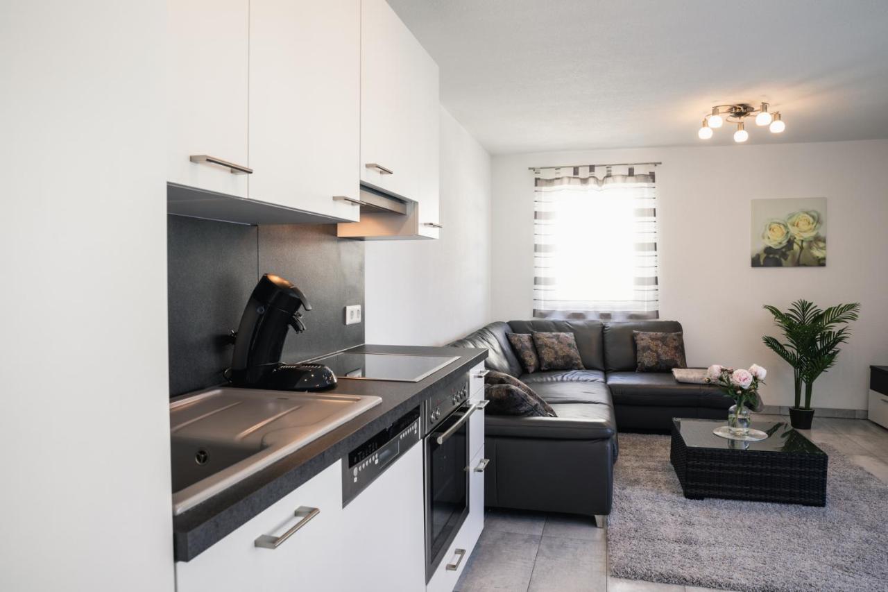 Ferienwohnung Am Zeppelin Hangar FDH Esterno foto