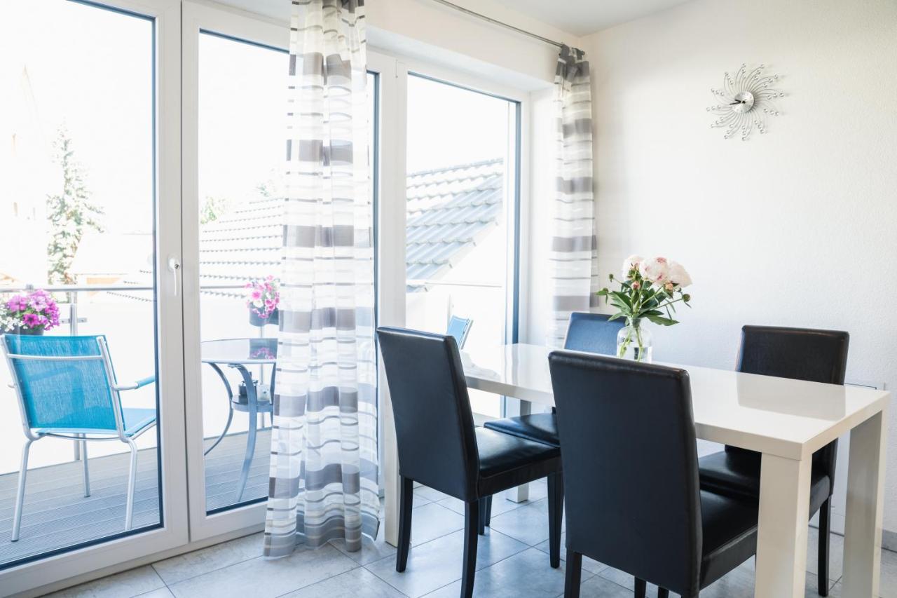Ferienwohnung Am Zeppelin Hangar FDH Esterno foto