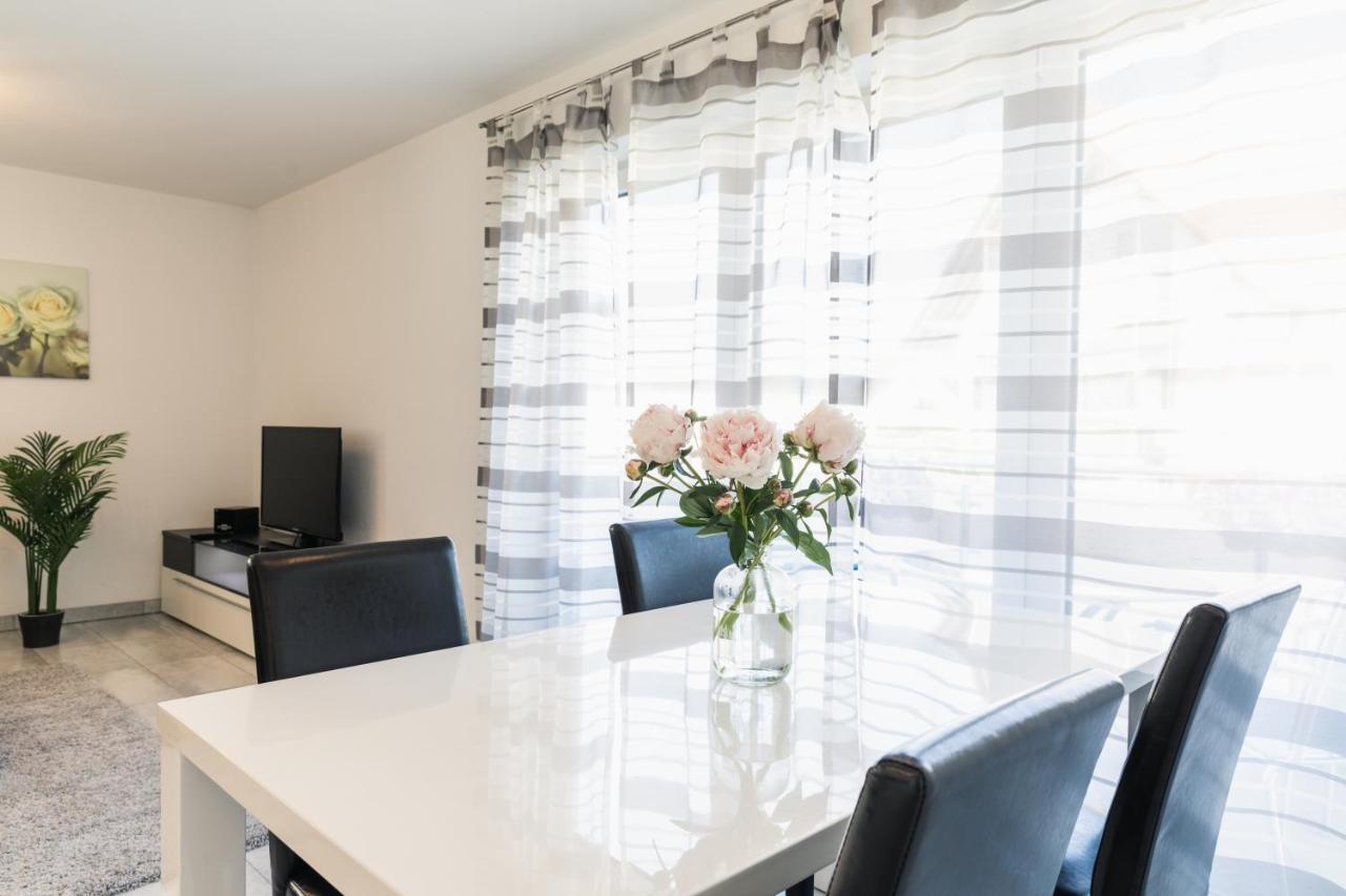 Ferienwohnung Am Zeppelin Hangar FDH Esterno foto